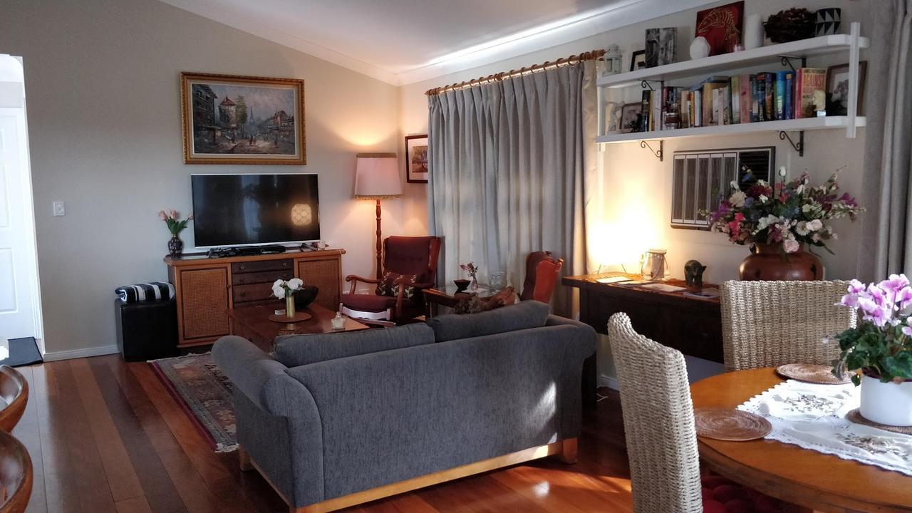 Laurel House Apartment Спрингуд Екстериор снимка